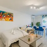 Apartman Seaside Getaway - Comfort & Sandy Beaches -