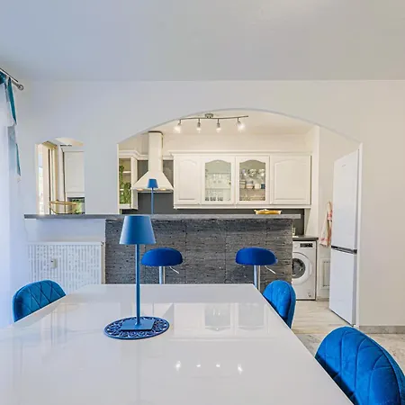 2 Pieces 52m2 Clim Parking Terrasse *