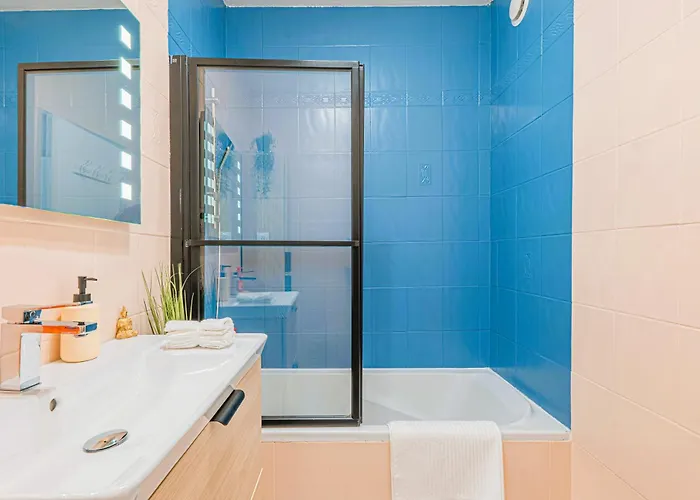 Seaside Getaway - Comfort & Sandy Beaches -